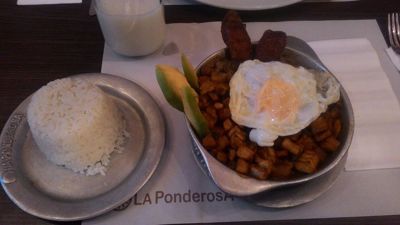 La Ponderosa Gran Estacion - Bandeja paisa, 전통적인 콜롬비아 식사