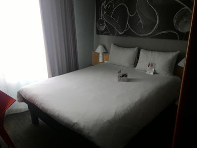 Hotel ibis Paris Boulogne Billancourt - Large bed