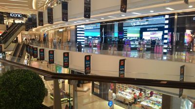 Dubai Marina Mall - Indoor view