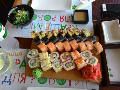 Sushiya sushis restaurants - salmon sushi set