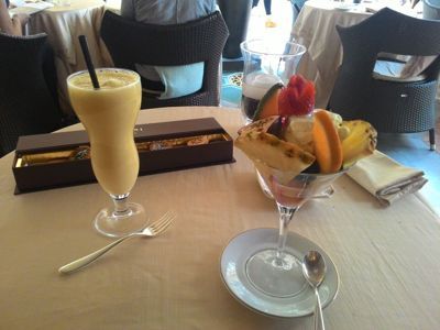Savini restaurant - Fruit cocktail and fruit salad on the indoor terrace