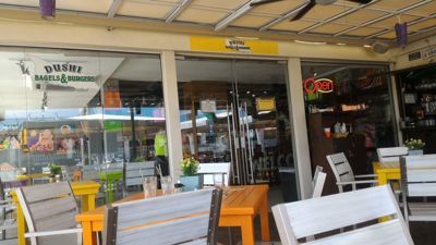 Dushi bagels and burgers - Front view from terrace