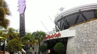 Hard Rock Cafe Pattaya - Entrance and Hard Rock guitar