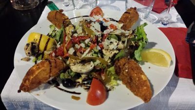 Alambar, italian lounge restaurant - Generous fried goat cheese salad