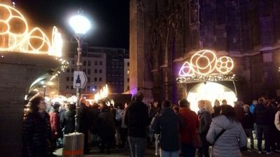 Christmas Market Vienna - Market at the feet of the cathedral