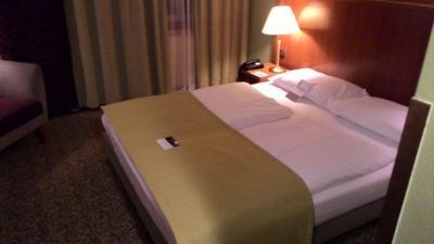 Hotel Mercure Wien Westbahnhof - room bed