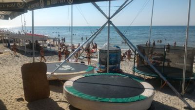 iron port beach fun activities - Beach trampoline game
