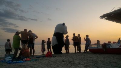 iron port panda - 해변에 팬더 의상