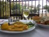 Lunch place on Panos - 아크로 폴리스에서 볼 수있는 그리스 식사