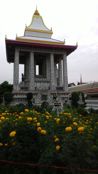 Wat Arun Ratchawararam Ratchawaramahawihan buddhist temple - Shrine and gardens
